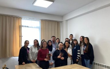 EVROPA PËRMES LETËRSISË! INICIATIVA QË U JEP MUNDËSI TË RINJVE TË TAKOJNË DHE FLASIN ME SHKRIMTARËT E PREFERUAR.