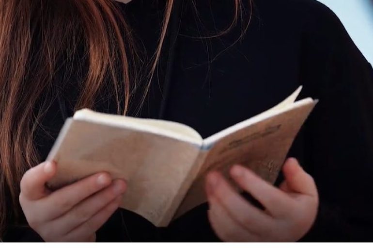 Të 30-ët / Dy vajza të shifrave që japin aq shumë në art e sporte