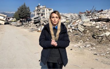 PËRJETIMET E NJË GAZETAREJE GJATË TËRMETIT NË TURQI. AIDA TOPALLI: “LASHË LOT NË SYTË E MILIONA NËNAVE, BABALLARËVE”.