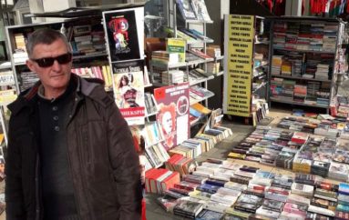 Bukinisti: Kam kaluar ditë të nxehta dhe me shi e stuhi duke shitur libra