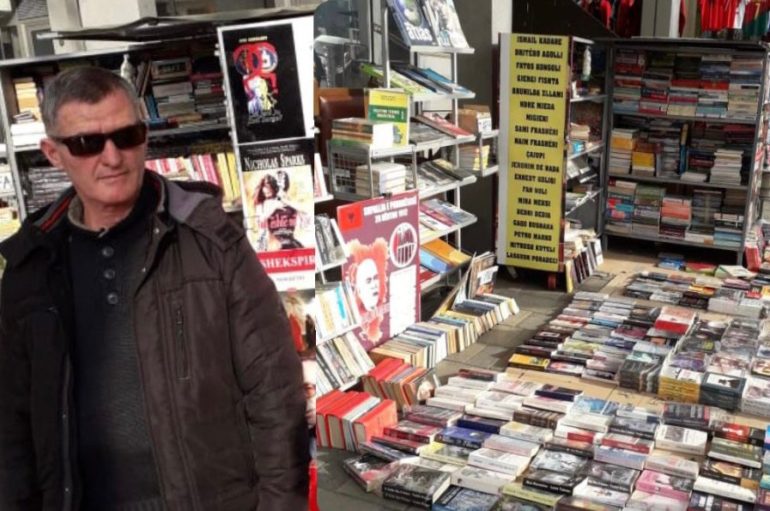 Bukinisti: Kam kaluar ditë të nxehta dhe me shi e stuhi duke shitur libra