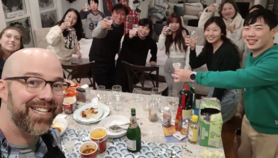 Stuhia e Krishtlindjeve në Buffalo: Amerikanët që strehuan turistët koreanët ftohen në Kore sig jest falenderimi