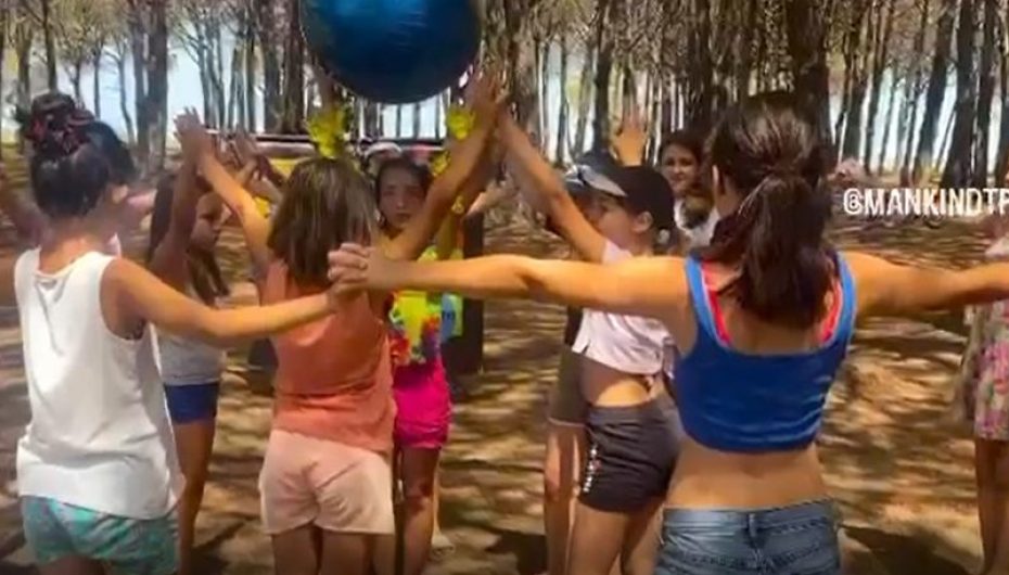 Femijët e Leaders’ Camp sjellin ndryshimin për mjedisin: Aksion pastrimi dhe video sensibilizuese në Durrës