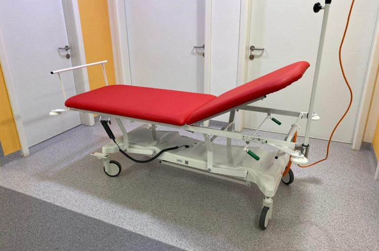 ÇEKËT, KËTA MIQ TË SISTEMIT SHËNDETËSOR SHQIPTAR!