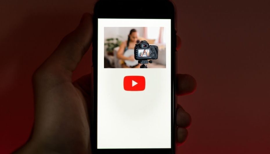 Prodhimi i lajmeve të rreme përmes inteligjencës artificiale në YouTube kërcënon figurat e njohura të kulturës së personave me ngjyrë