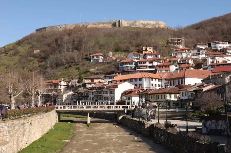 KUR BURRAT IKIN / Në Kosovë ku 4 në 5 gra zgjedhin profesionin “shtëpiake”