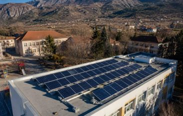Nga klasat e ftohta te shkollat që prodhojnë energjinë e tyre