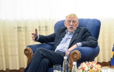 Walker paralajmëron thellim të përçarjes nëse partitë nuk bashkohen për presidentin